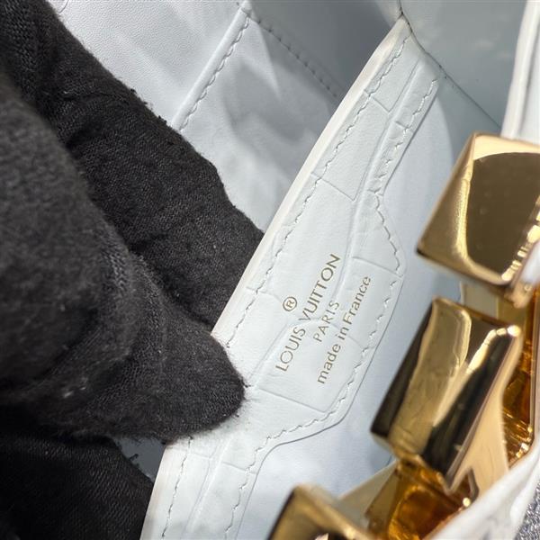 2026120164335959 870